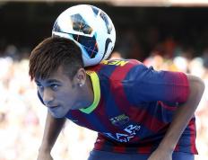 开云体育app-塔图姆的沉默目光，一场未竟交易的暗战，如何让火箭与尼克斯的比赛变了味？