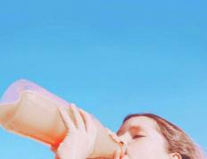 开云下载-塞维利亚硬仗，F1街道赛的狂野西班牙之夜