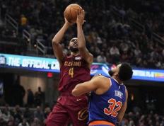 开云体育中国-骑士主场擒尼克斯，詹姆斯表现出色砍下27分