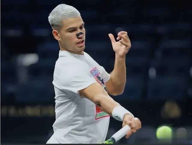 开云APP-欧洲网球队翻盘意大利网球队，费德勒送出助攻