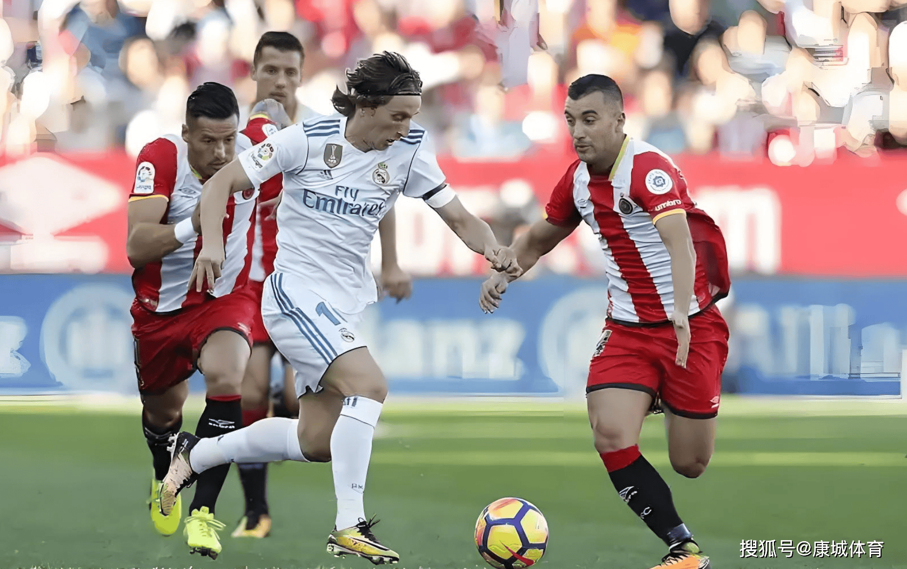 开云下载-关于焦点大战：欧洲杯上演巅峰碰撞的信息