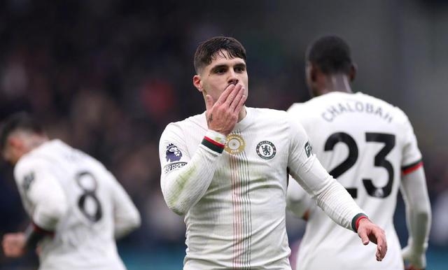 开云平台-切尔西客场逆转获胜，豪取三分